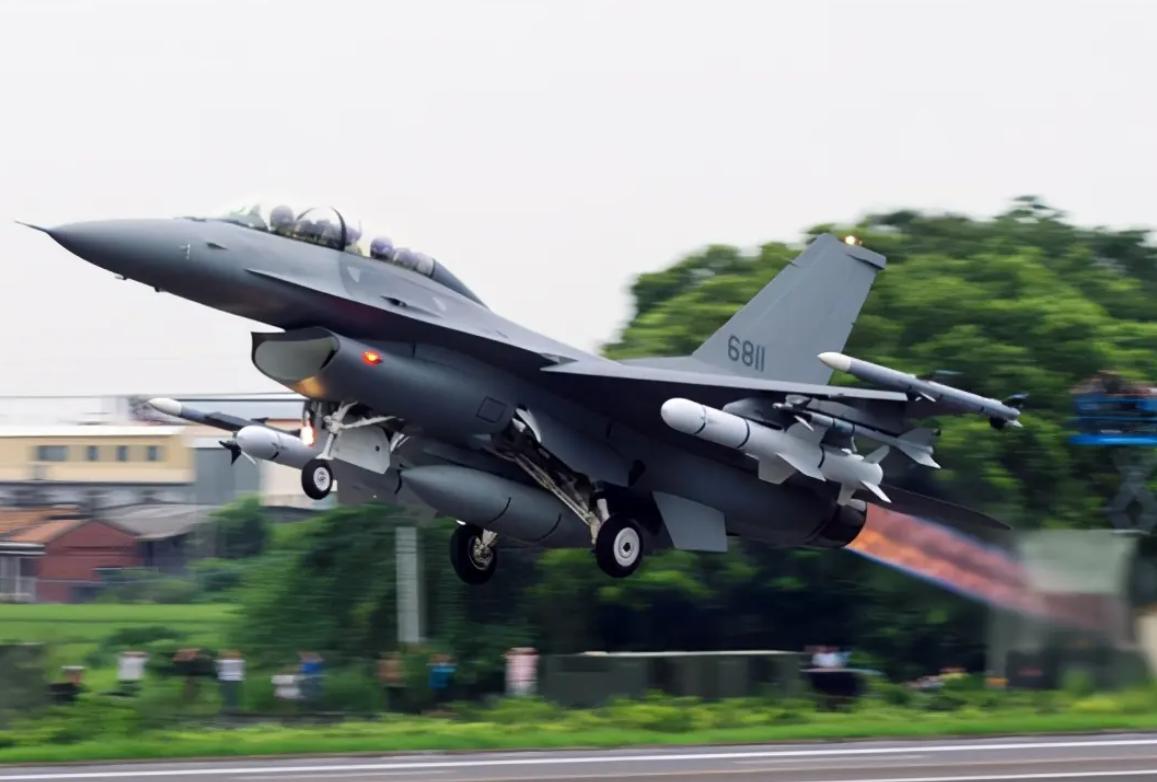 c130降落航母,c130运输机能在两栖登陆舰起降吗