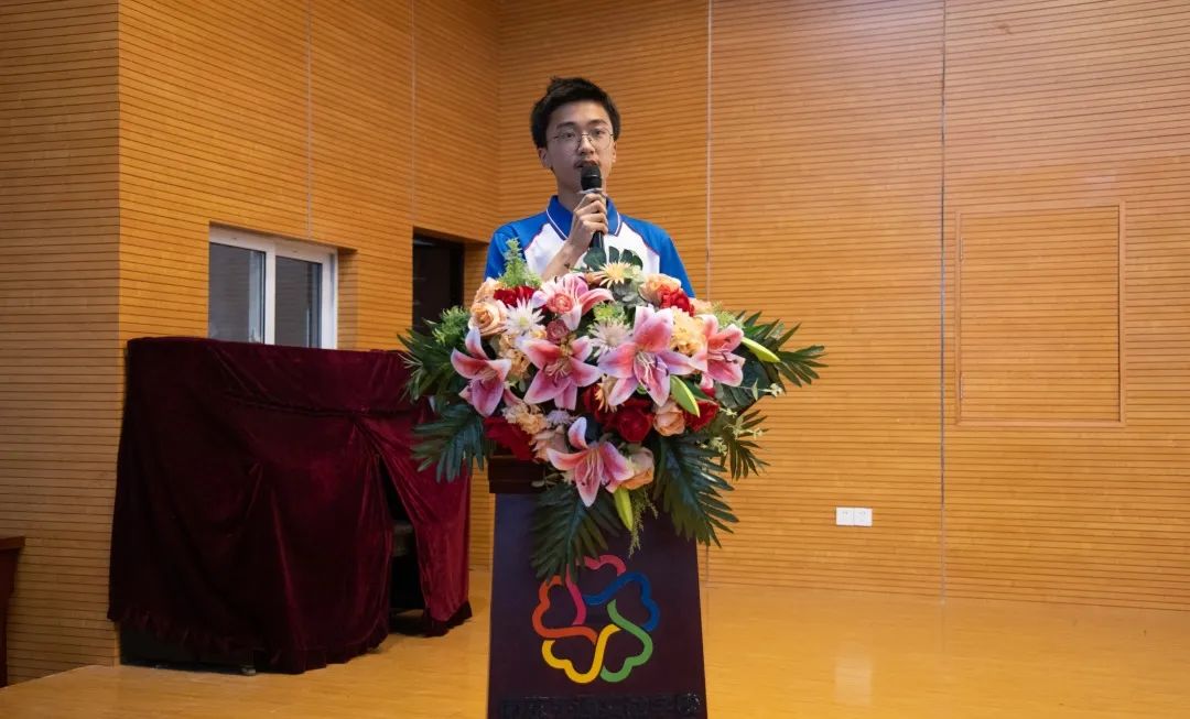 挥洒青春活力放飞青春梦想,激扬青春放飞梦想主题班会设计