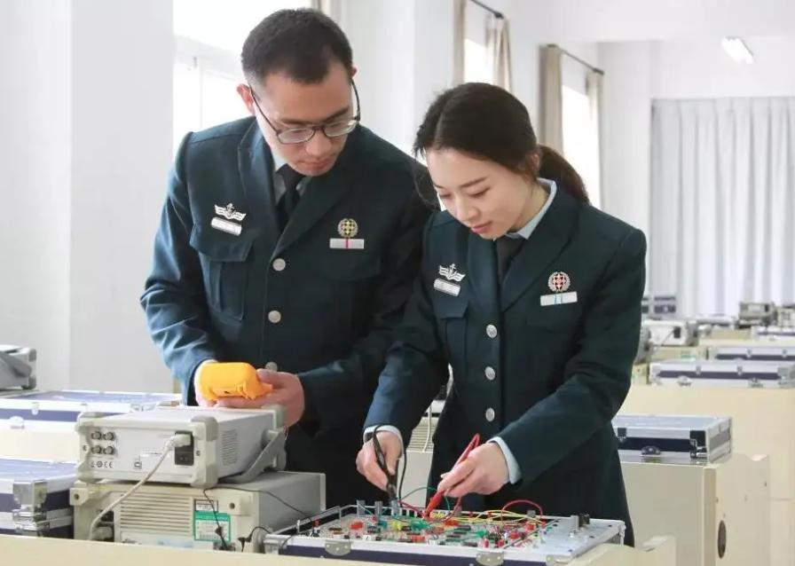 考军队文职一点都不懂的说说,军队文职真值得考嘛