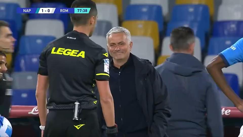 888不满穆里尼奥的言而无信，扎尼奥洛过掉门将，被直接抱摔在地