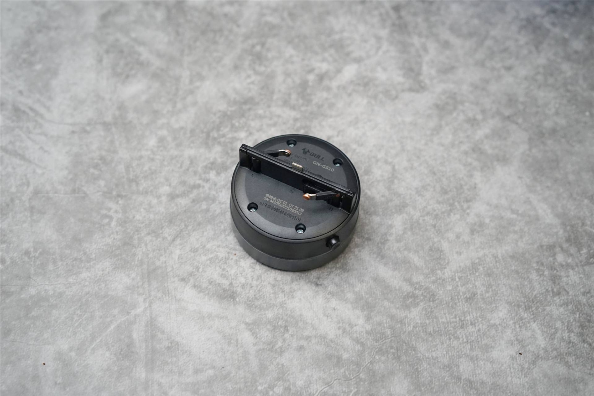 明装轨道插座需要怎么布线,轨道式插座如何安装明装