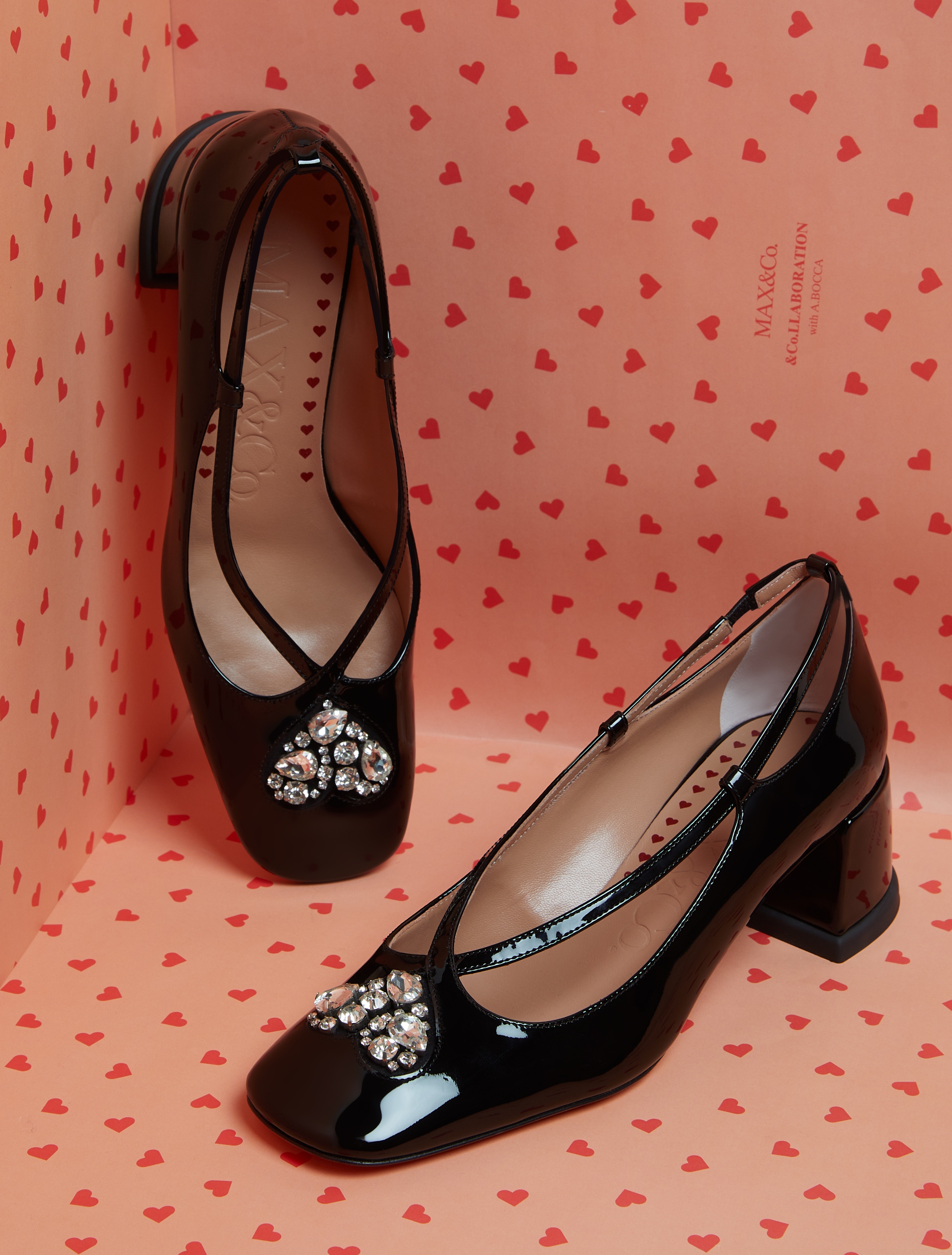 时髦造型鞋履兼具舒适 (20 款可能会抢镜的奢华鞋履)