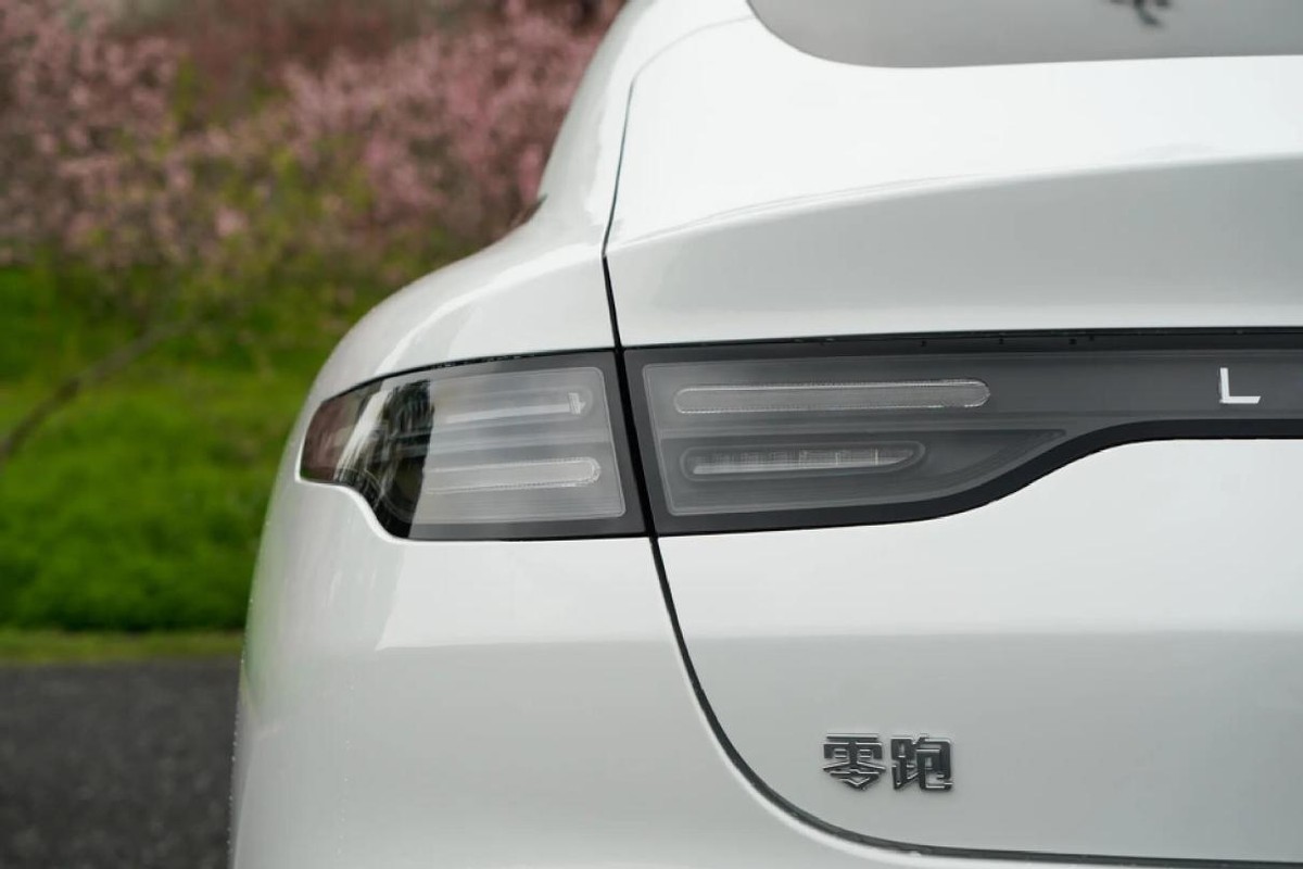 零跑c01价格15.98万黑色,零跑c01价格低高颜值的电车首选