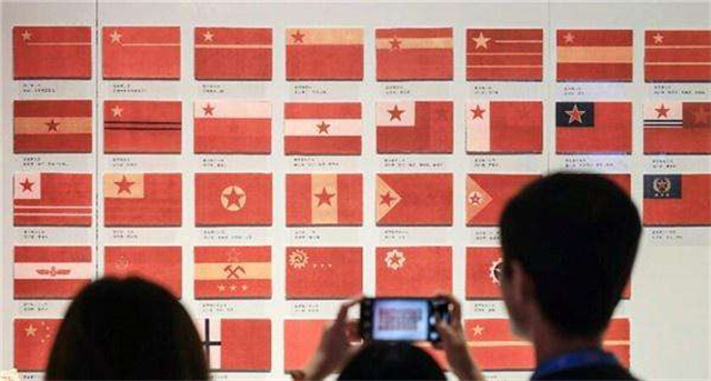 当年五星红旗仅5票，三号作品得了342票，为何最终选择五星红旗？