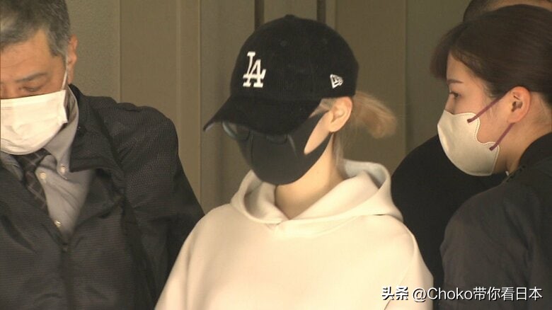 酒托女骗男子6000元邻桌女士报警,天上不会掉馅饼高额返利