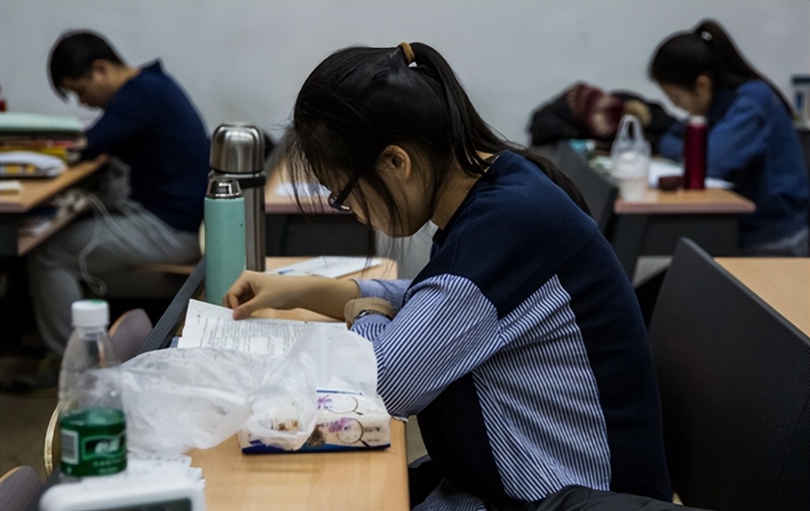 2023年清华报什么专业好,2024年高考计算机还是热门专业吗