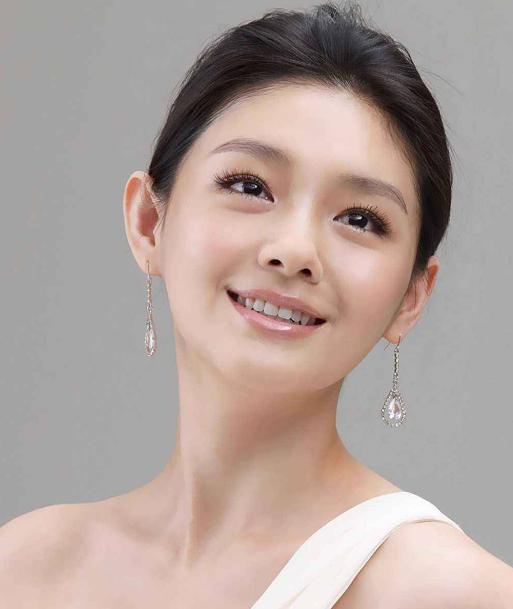 “一丝不挂”还不害臊，娱乐圈为艺术献身的“流氓真相”藏不住了