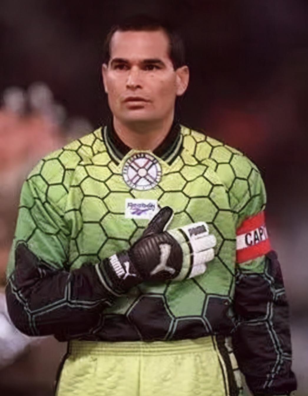 今天再也看不到的那些个性门将，以及他们艳丽的比赛服