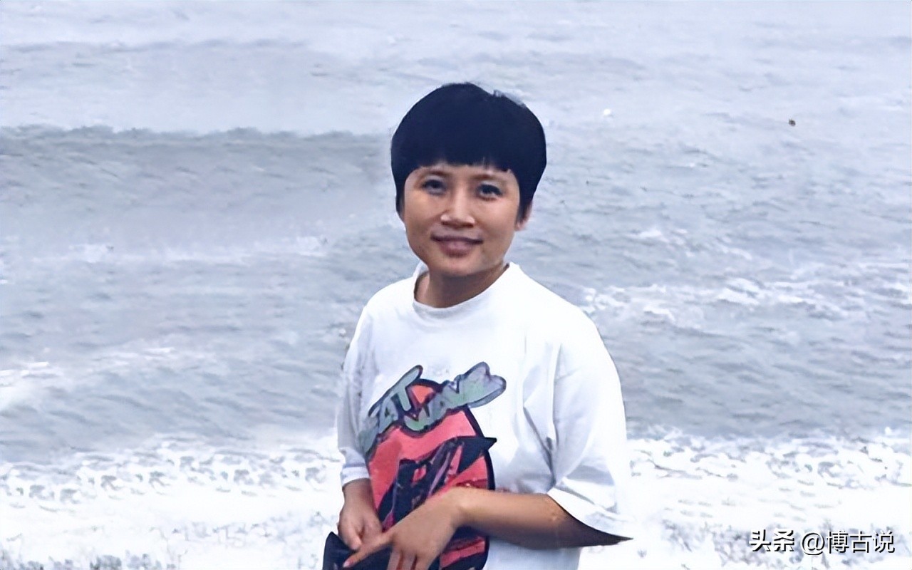 歌手李娜出家真实原因,李娜看破红尘出家唱的一首佛歌