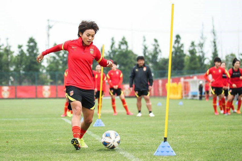 王霜足球水平,王霜踢球了吗