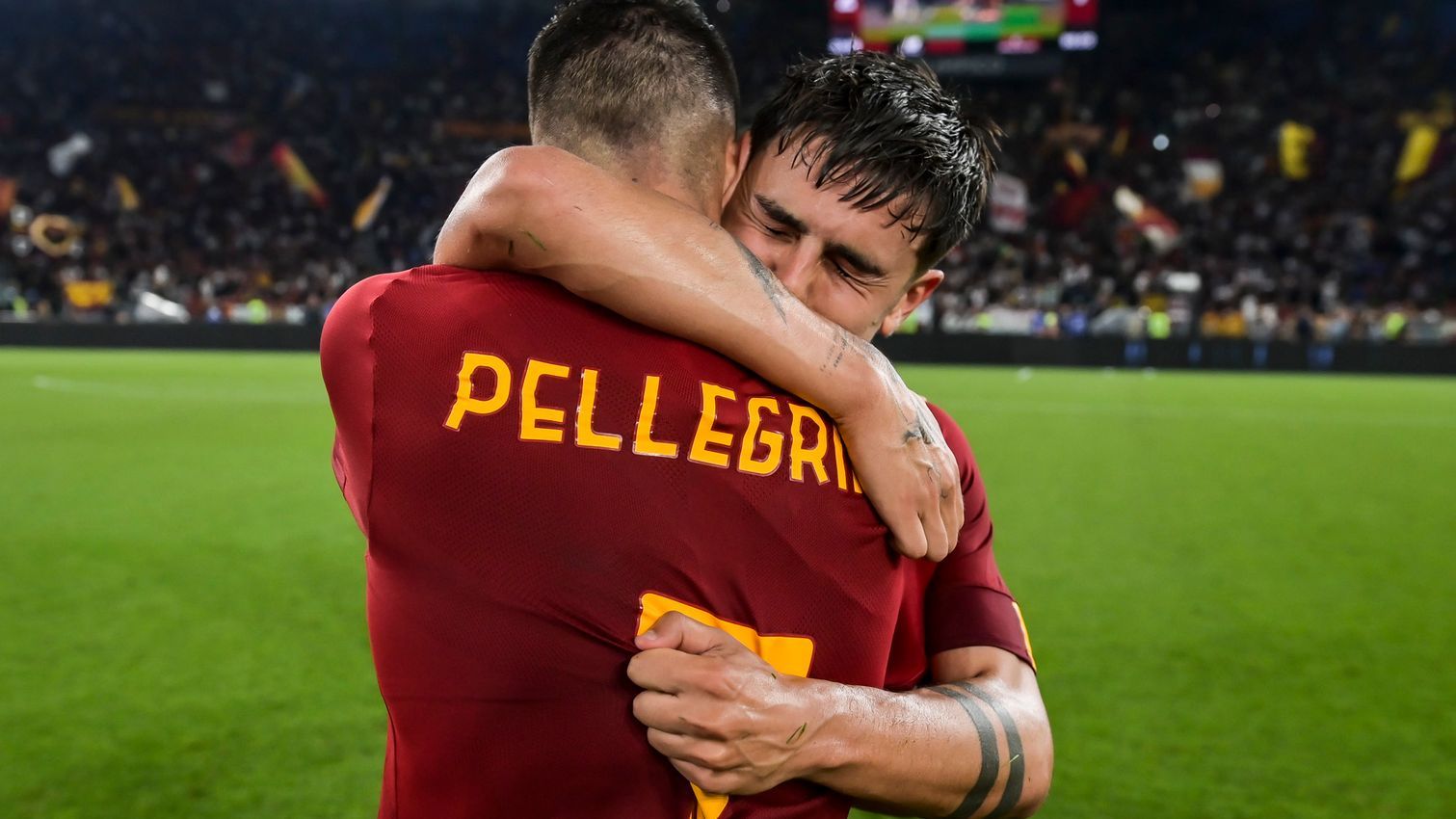 补时14分钟,依然无法阻挡穆里尼奥前进,哨响后,迪巴拉闭上眼睛