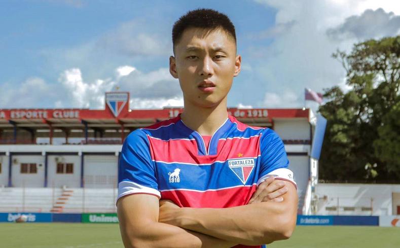 足球最新引援消息,留洋前锋转会最新消息