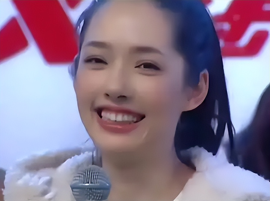 鹰钩鼻，笑露牙龈看看向太陈岚年轻时的样子，为啥宠爱郭碧婷