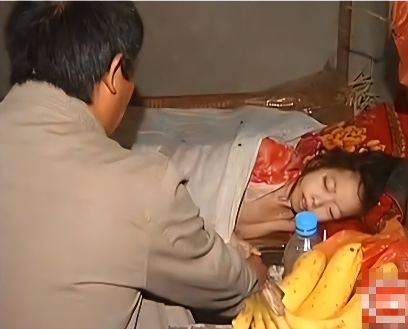 狠心癌症父亲抛弃女儿最后结局,狠心父亲抛弃妻女12年如今病危