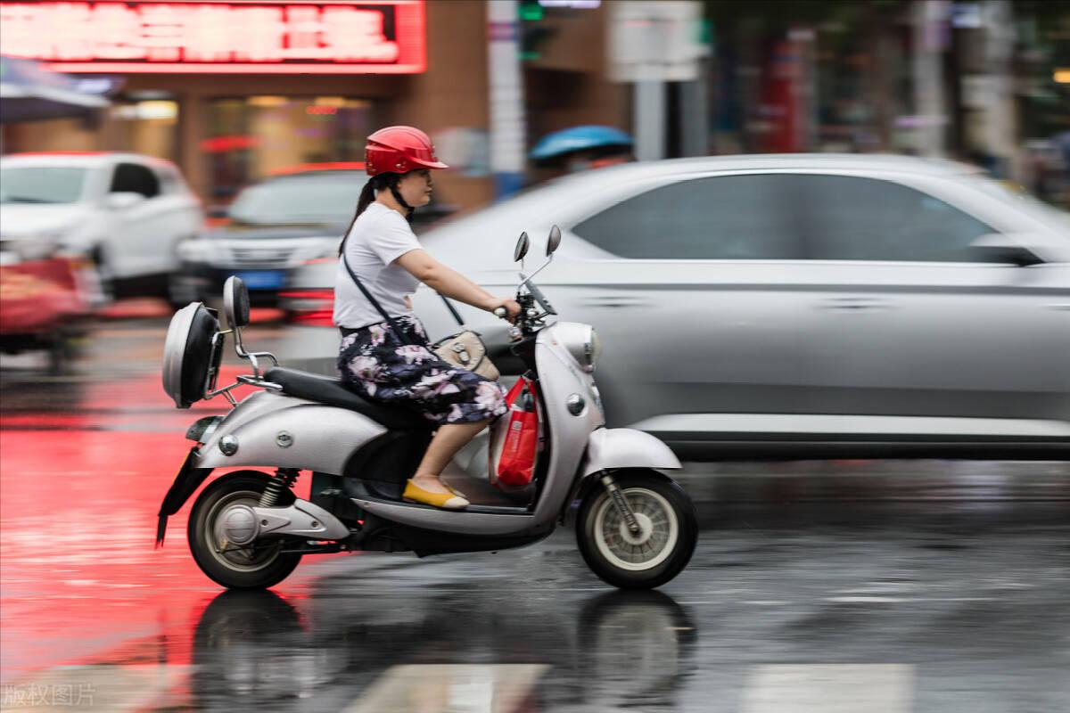 电动三轮车驾驶证怎么考费用多少,老年代步车三轮车需要驾照吗