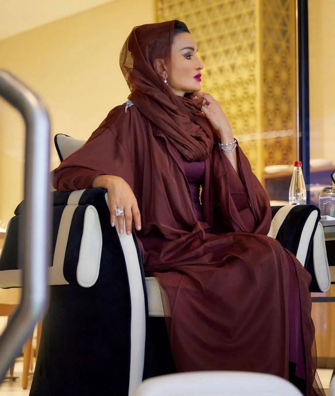 卡塔尔皇太后莫扎一身衣着,卡塔尔太后莫扎走路带风