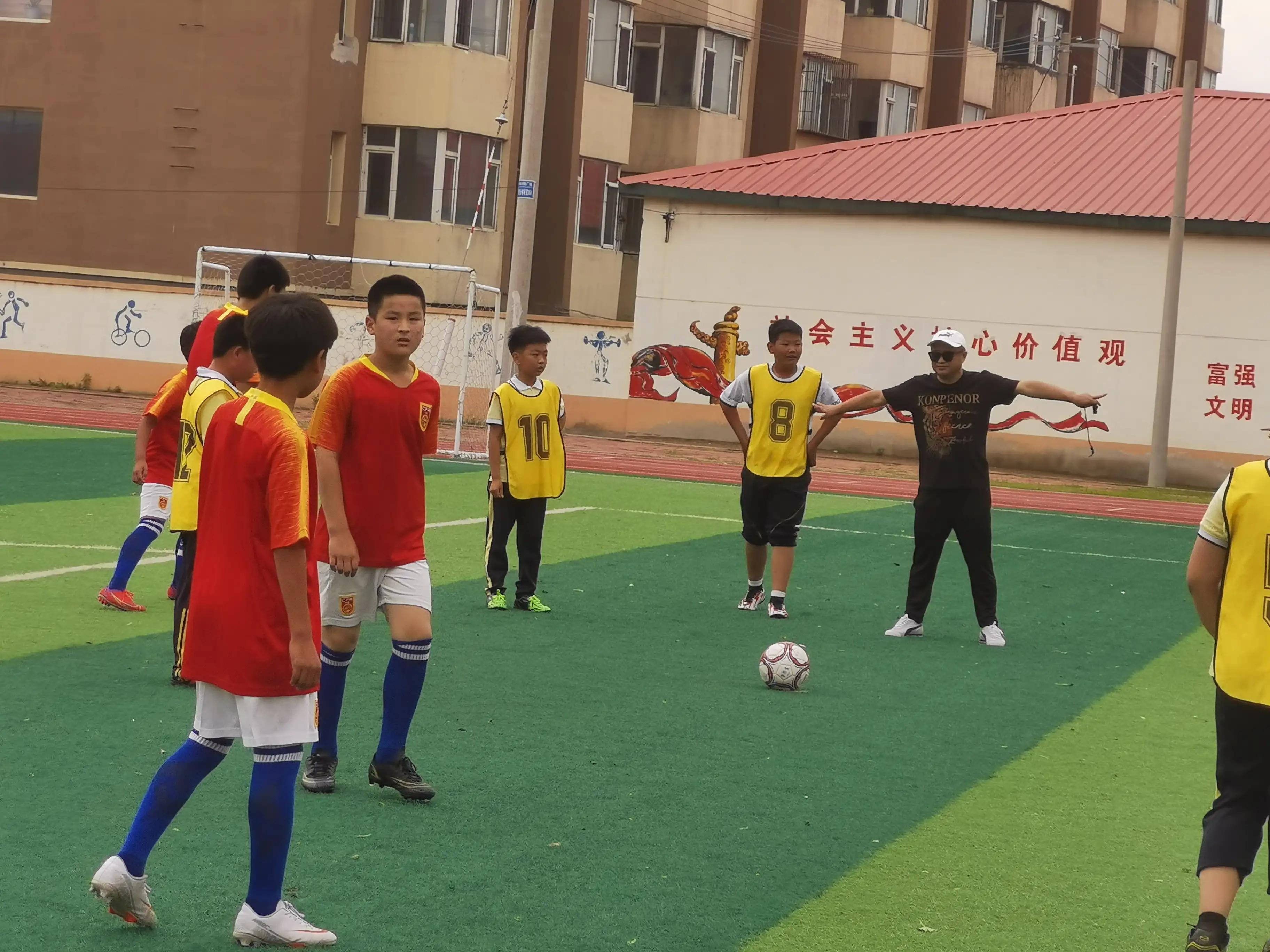 激情四射的足球赛,挥洒青春汗水篮球赛