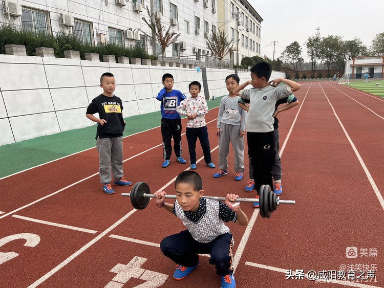 小学足球社团活动掠影,足球社团活动内容