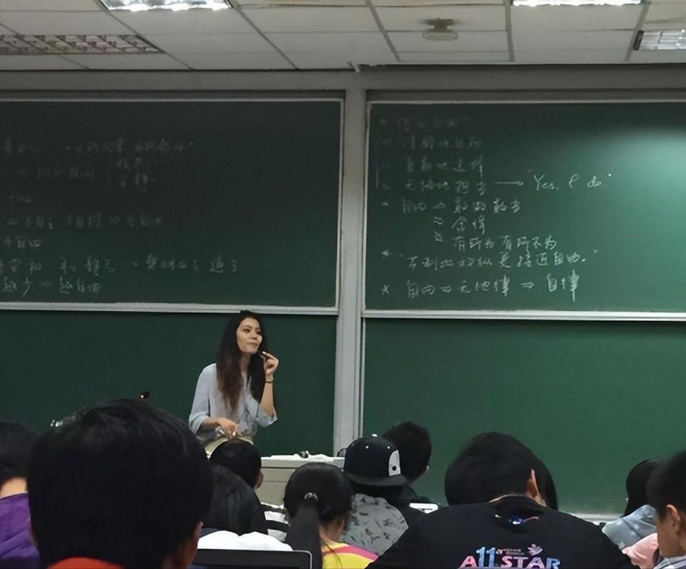 复旦女神教师陈果现状,复旦女神陈果现在怎么样