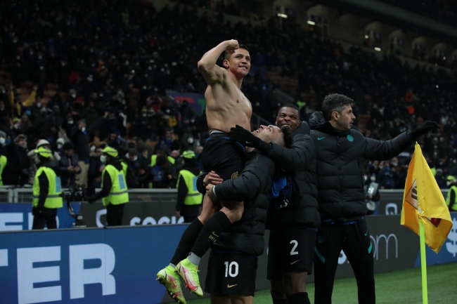 桑切斯最后一秒绝杀,桑切斯热血球集锦