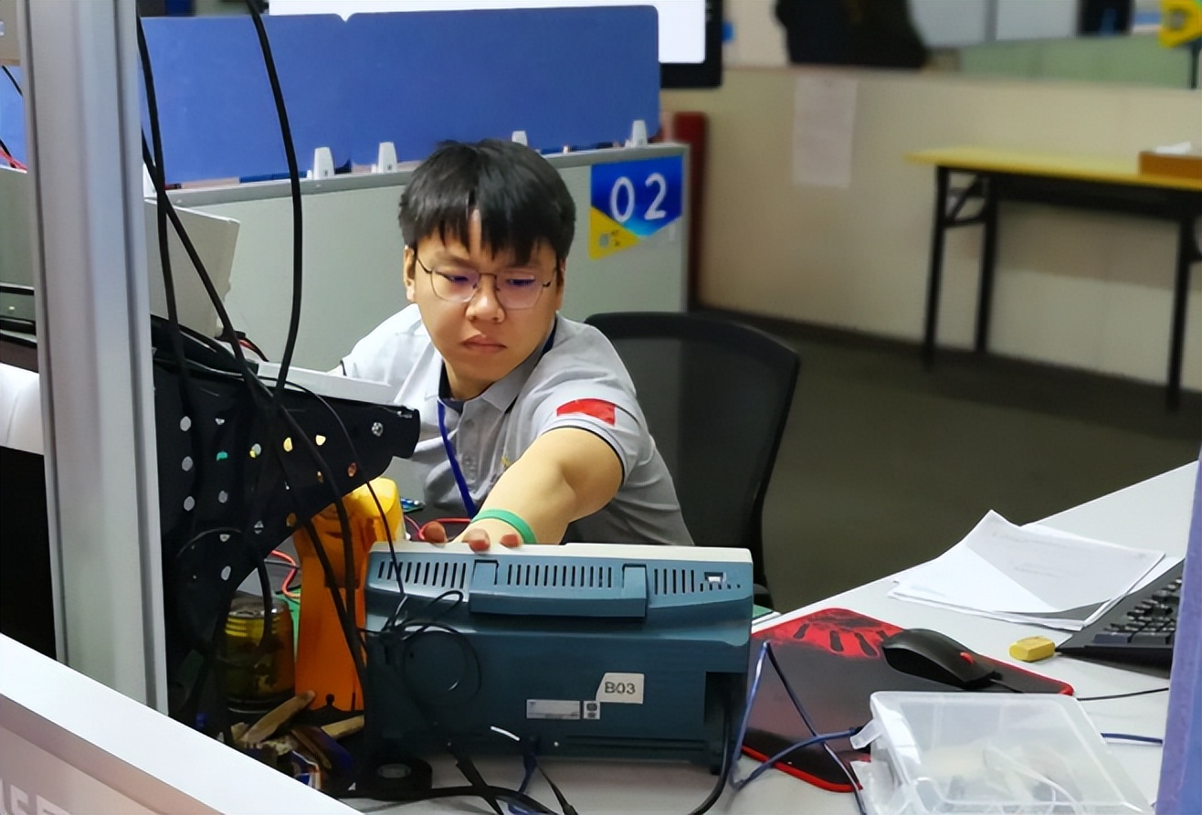 读职高“毁”一生？是时候打破对职业教育的误解了