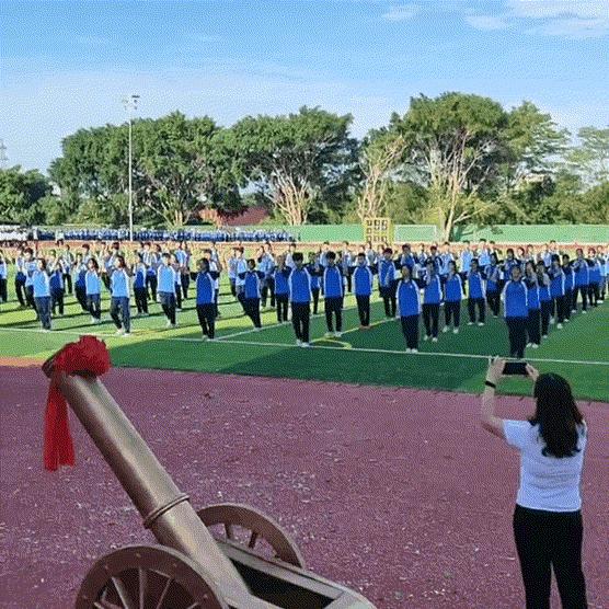 广东学校开幕式震撼全场,广东这所学校超硬核