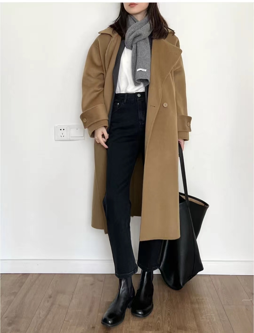驼色大衣打底配什么颜色显高级,怎样选驼色大衣高级