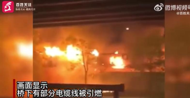 烟花是人们对美好生活的向往,烟花是对美好生活的向往