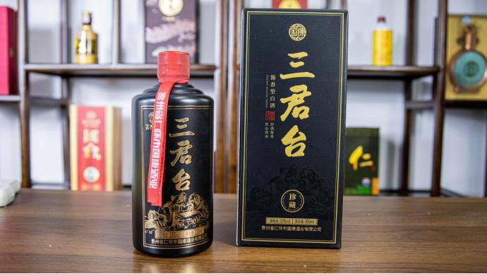 河北65岁赵大叔，收藏30斤散酒被取笑，15年后取出，众人沉默不语