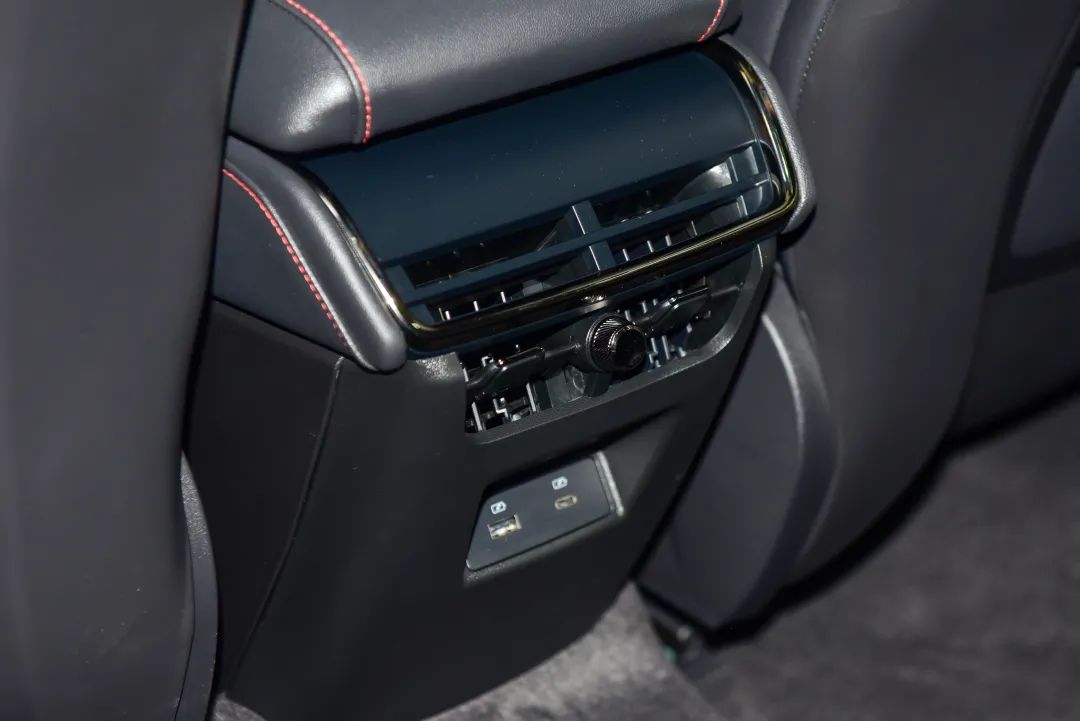 18款蒙迪欧2.0顶配深度测评,2.0凯美瑞和1.5t蒙迪欧哪个动力大