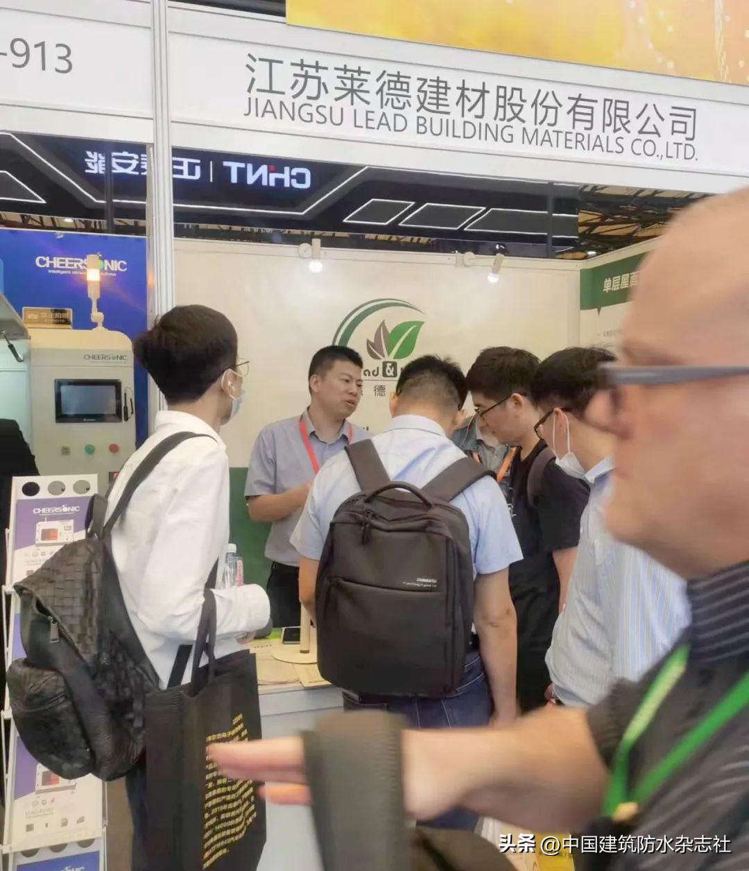 连空气都充满着金钱的气息,连空气都弥漫着金钱的气息