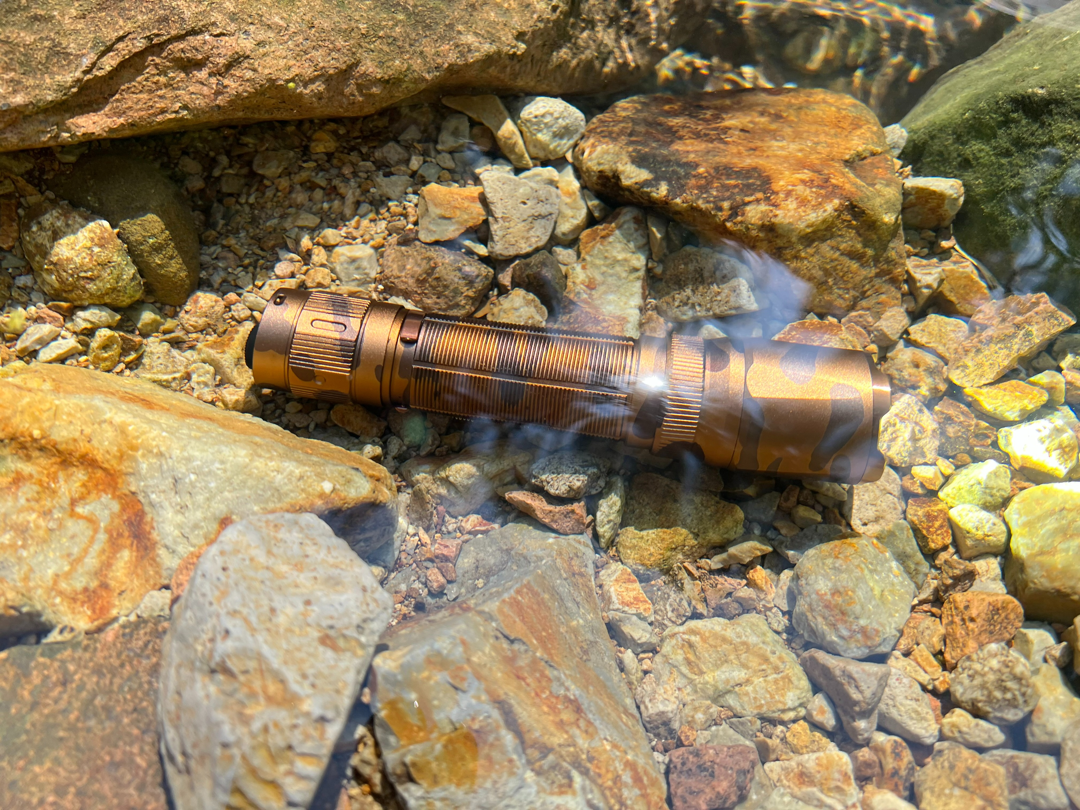 fenix手电测评tk35,fenixtk20uev2.0战术手电