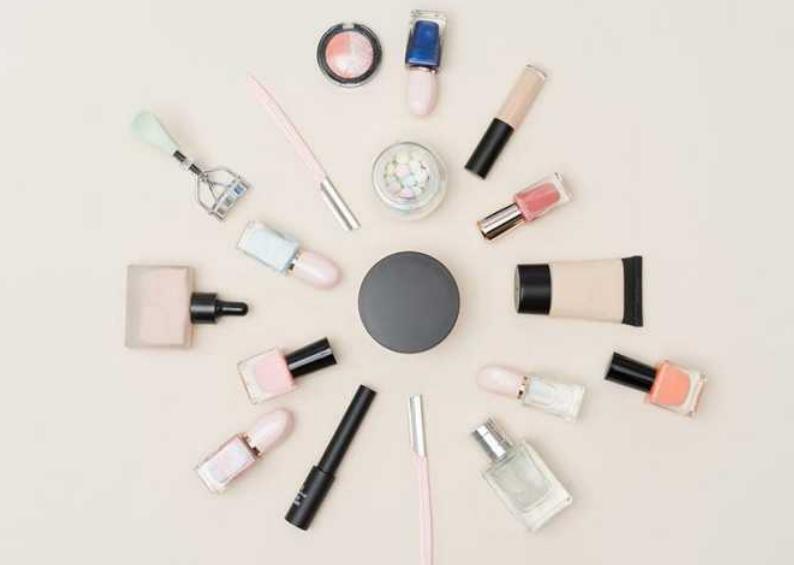 淡妆浓抹总相宜的解释,淡妆浓抹总相宜什么意思