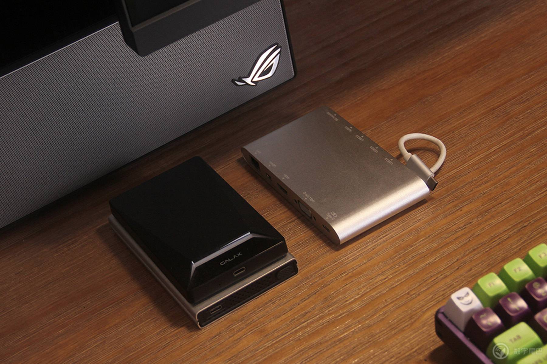 推荐几款高逼格电脑桌面,实用科技感很强的电脑桌面