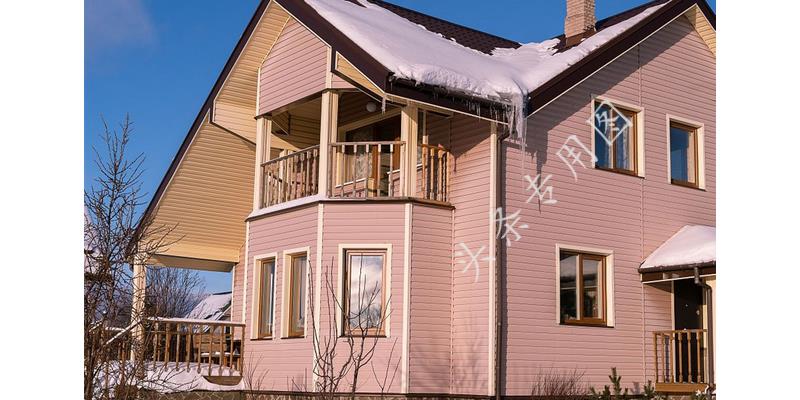 小伙被父亲联合后妈赶出家门，5年后霸气归来，看见后妈愣住了