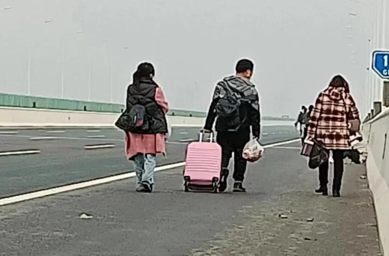 富士康员工讲述厂区现状,富士康员工来龙去脉