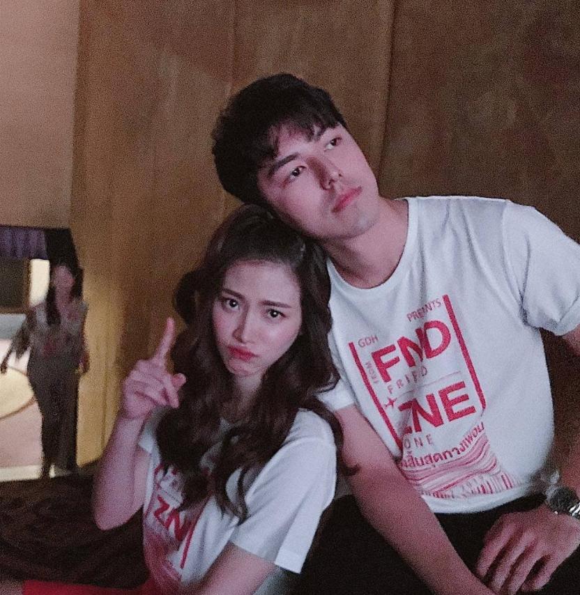 偶像剧照进现实！泰国顶流女星被男演员公开告白，5年友情变爱情