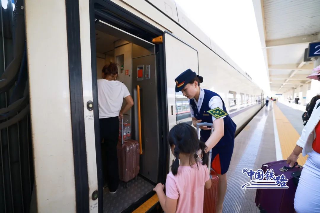 一个人带娃旅游推荐攻略,杭州带娃一日游最佳攻略