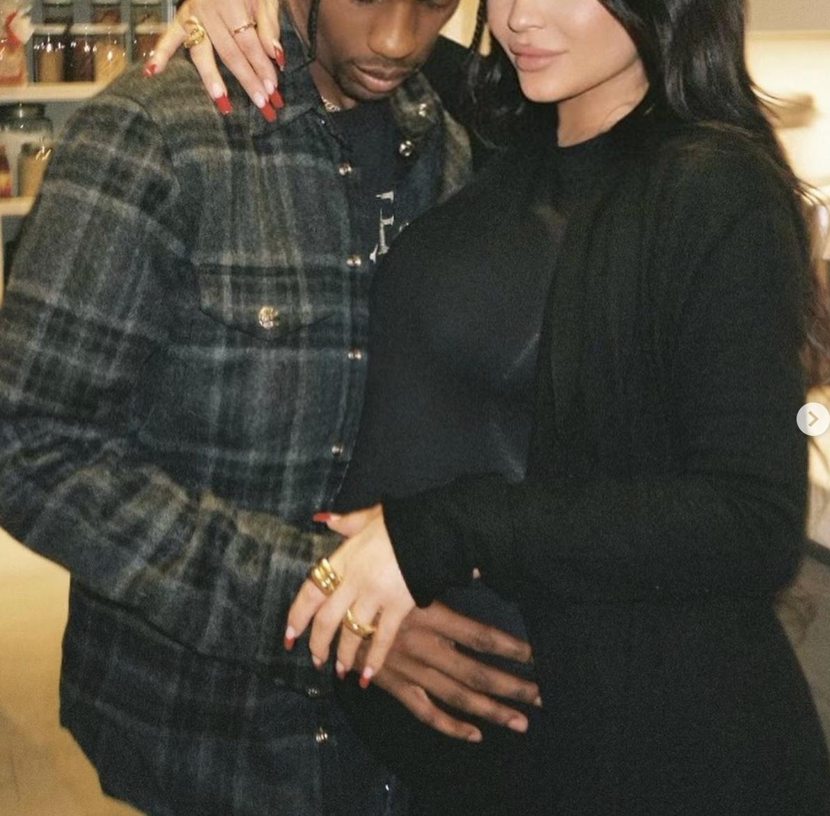 金小妹二胎产后首次晒黑人男友！抚摸孕肚好暖，分娩过程首曝光