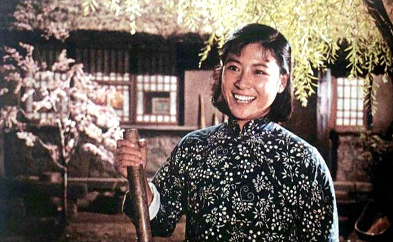 演员王骁与王馥荔,演员王骁是王馥荔的亲生儿子吗