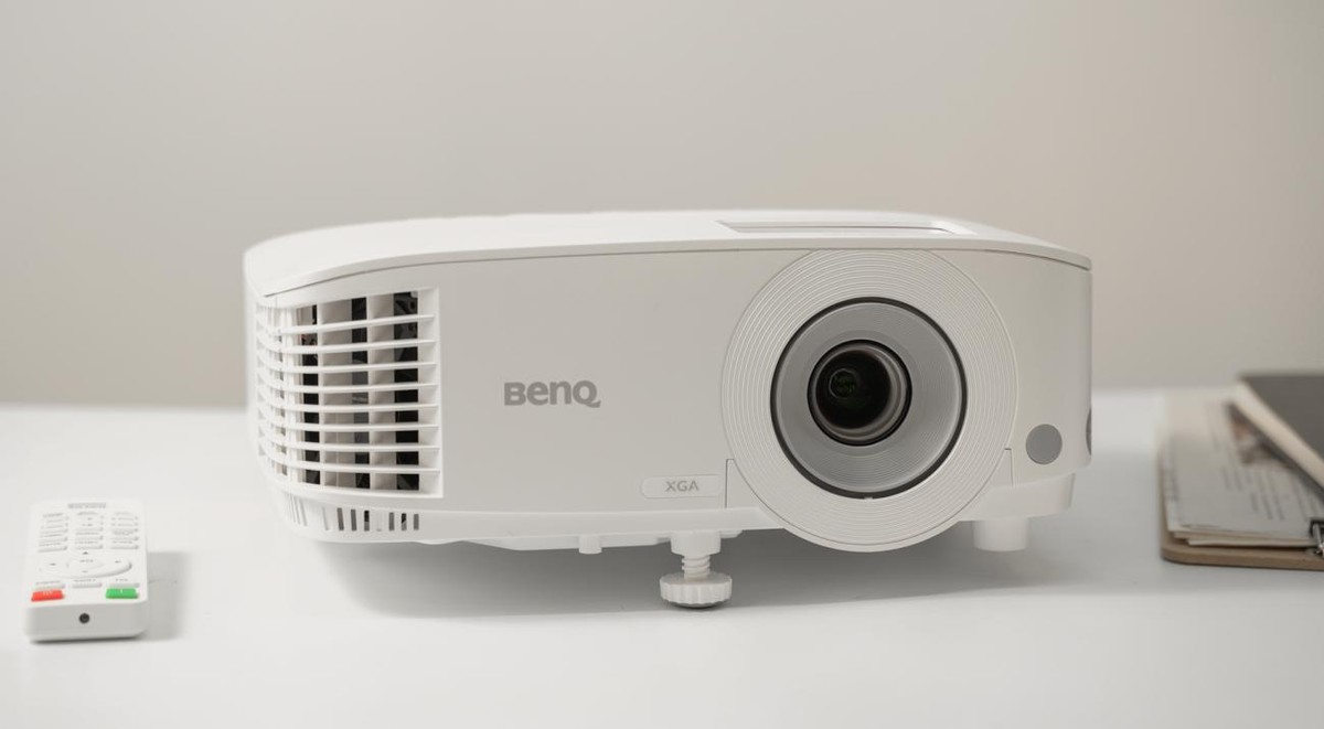 明基mx560投影仪怎么连接电脑,明基mx560投影仪距离地面要多高