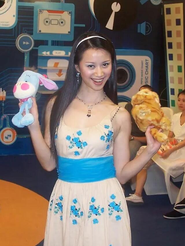 倪虹洁44岁状态,43岁倪虹洁素颜状态