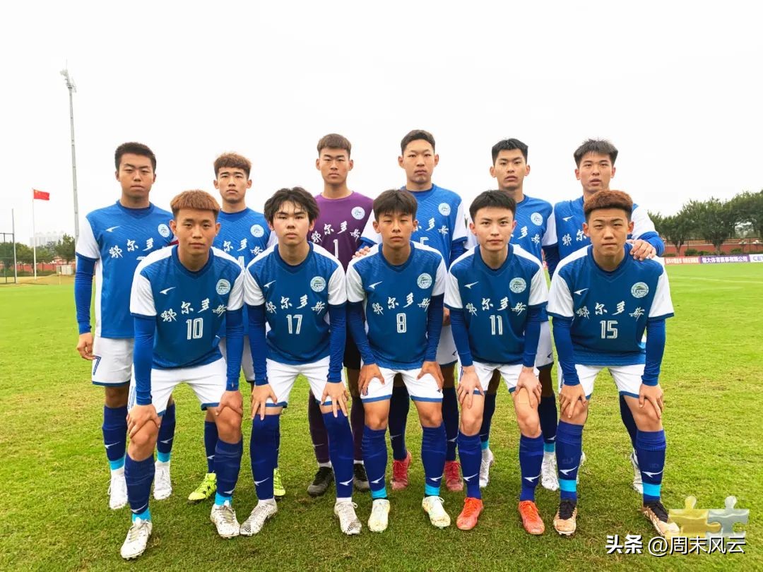 合理安排足球训练的时间与强度保证学生文化课学习足球训练两不误