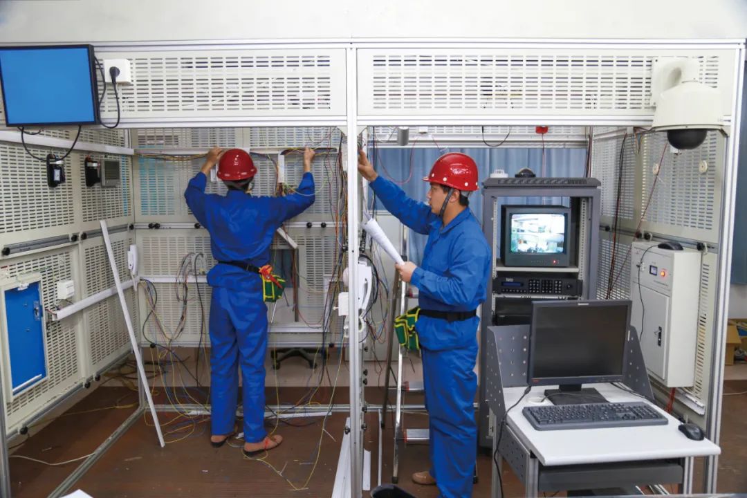 一个女人很关心你的事,一个女人很关心领导