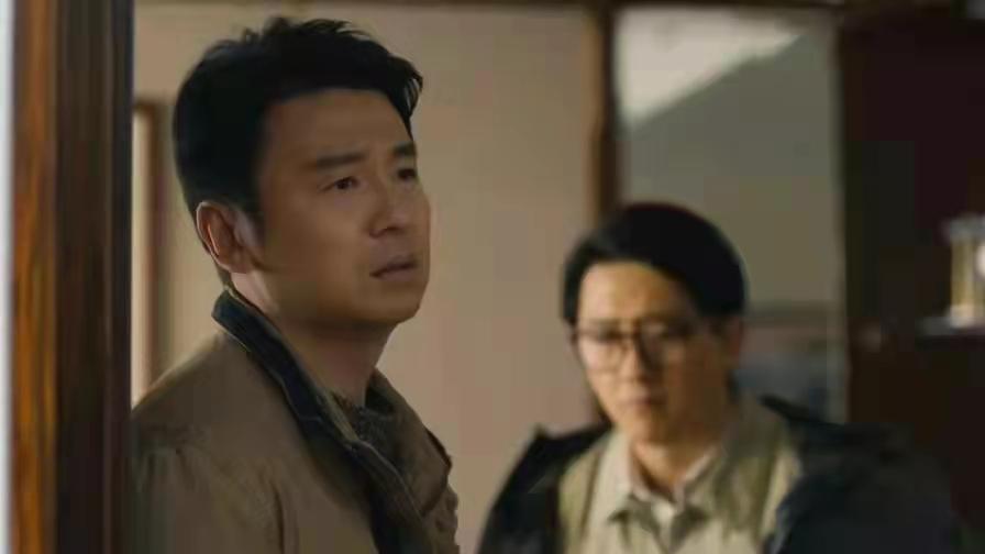 人世间德宝知道秉义胃癌吗,人世间德宝举报周秉义怎么处理的