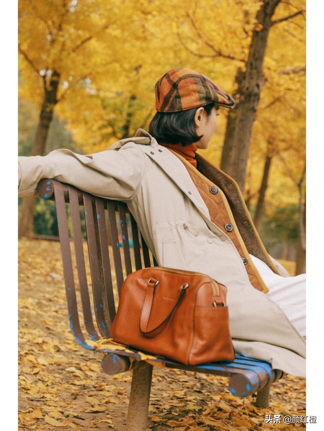 羽绒马甲什么时候穿怎么搭配好看,今冬最火大衣穿法太时髦高级了