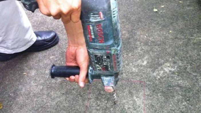 分享九个维修小技巧，墙上拔钉留下划痕咋办？百洁布帮你搞定它