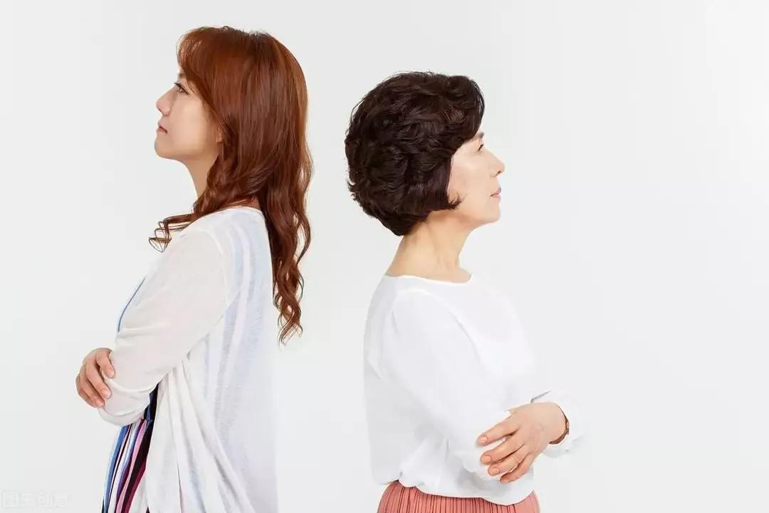 母亲节送礼物手镯,母亲节儿媳妇送的金镯子