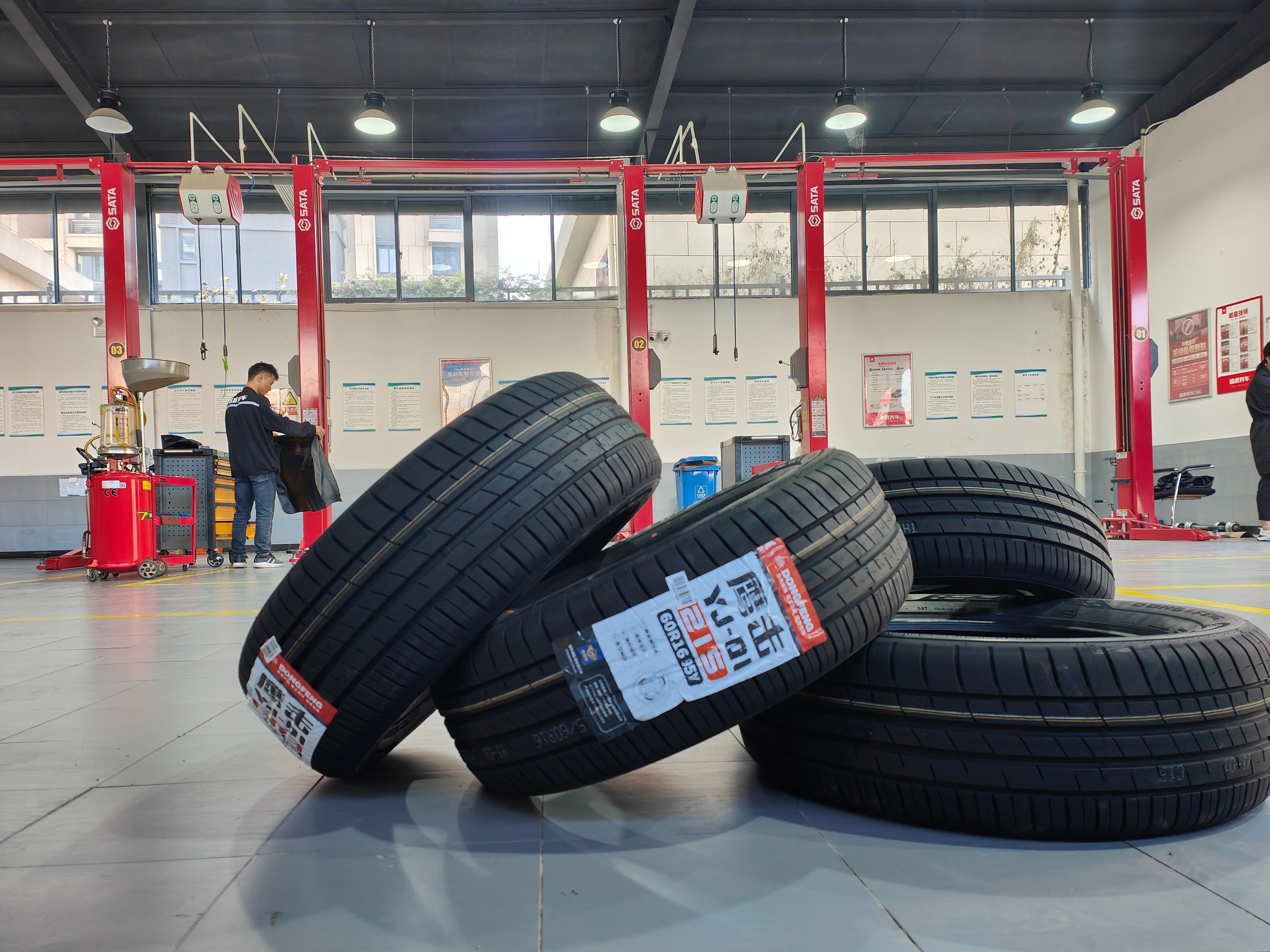 鹰击yj01s轮胎咋样,东风鹰击yj01和雷神静悦哪个好