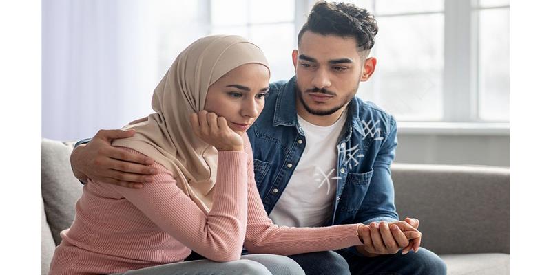 亲爸后妈打孩子被后爸亲妈救走,亲爸后妈把孩子给打了